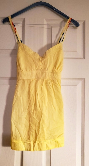 Yellow dress - Picture 1 of 3